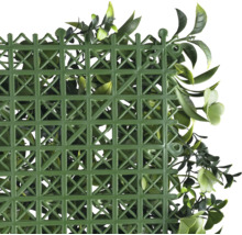 Tapis végétal vert avec treillis en plastique