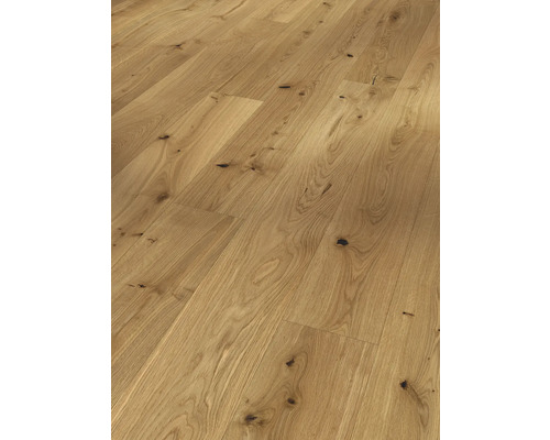 Parkettboden aus Eiche verlegt