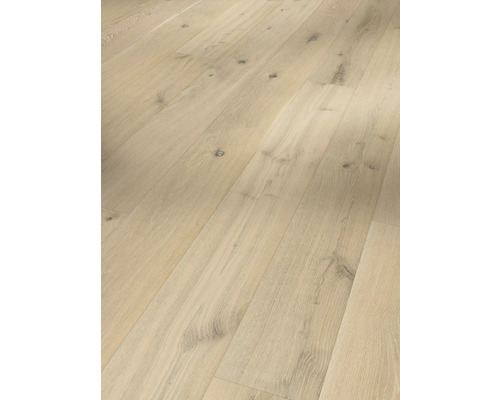 Heller Eichenparkettboden mit natürlicher Holzmaserung