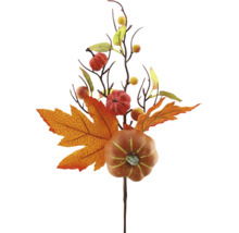 Dekorativer Herbststecker mit Kürbissen und Blättern