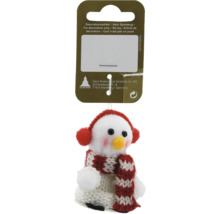 Schneemann-Weihnachtsbaumschmuck mit Strickschal auf Verkaufskarte