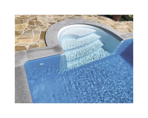 Piscine avec escalier intégré pour un accès facile