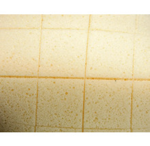 Nahaufnahme einer zugeschnittenen Schaumstoffplatte