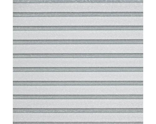 Nahaufnahme einer Fassadenverkleidung aus Metall mit horizontalen Lamellen