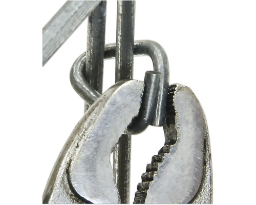 Pince métallique pliant un fil métallique