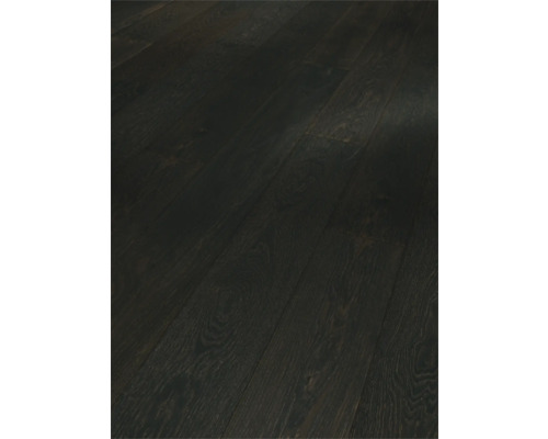 Plancher en bois foncé en chêne