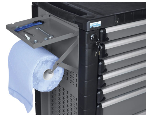 Chariot d''atelier avec outils, rouleau de papier et clés