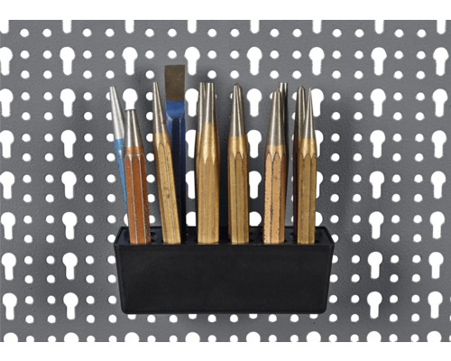 Splintentreiber und Durchschläge in Halterung an Lochwand