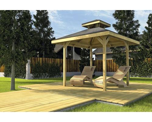 Pavillon de jardin en bois avec deux chaises longues sur terrasse en bois.