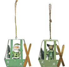 Zwei grüne dekorative Gondeln mit Weihnachtsmann, Rentier, Baum und Skiern als Christbaumschmuck