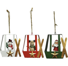 Weihnachtsanhänger-Set mit Schneemann, Rentier und Weihnachtsmann in Gondel mit Skiern