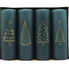 Quatre bougies piliers bleues avec des motifs dorés d''arbre de Noël dans un emballage.