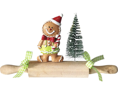 Figurine déco XMAS rouleau à pâtisserie avec gâteau et sapin l 20 cm h 11 cm rouge vert Scène décorative avec un bonhomme en pain d’épices, un sapin miniature et un rouleau à pâtisserie