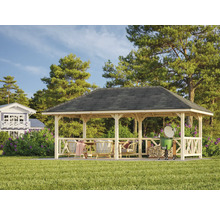 Pavillon de jardin en bois avec espace barbecue et coin salon.