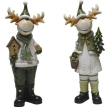 Zwei dekorative Elchfiguren mit Mütze, die eine mit Vogelhaus und Vogel, die andere mit Korb und Weihnachtsbaum.