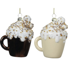 Deux tasses décoratives avec mousse, utilisées comme décorations pour sapin de Noël