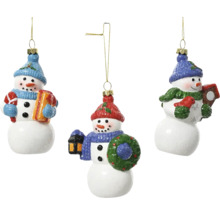Trois décorations de sapin de Noël bonhomme de neige suspendues