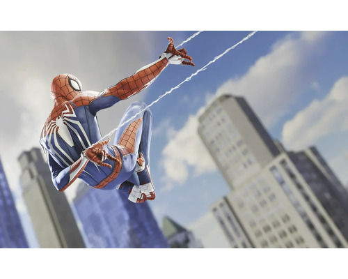 Figurine de Spider-Man devant des gratte-ciel