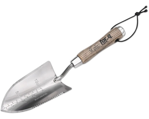 Gartenschaufel aus Edelstahl mit Holzgriff und Tiefenmarkierung