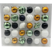 Assortiment de boules de Noël de différents designs et surfaces
