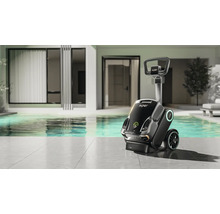 Aiper Logo auf einem Poolreinigungsroboter neben einem Schwimmbad