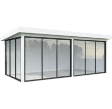 Modernes Gartenhaus mit Glasfront