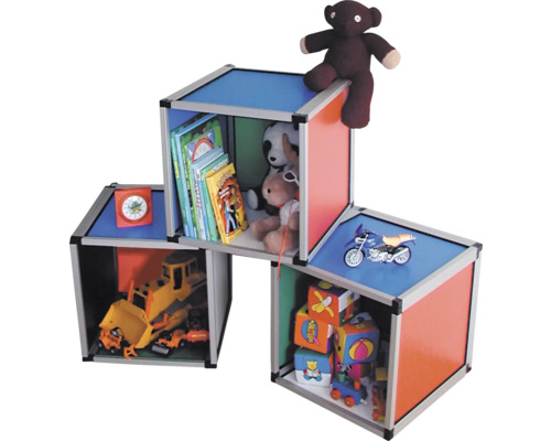 Étagère à jouets avec jouets et livres