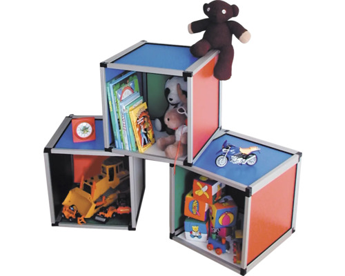 Étagère à jouets étagée avec jouets