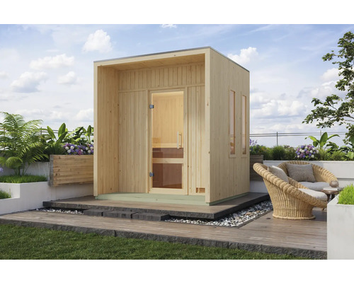 Aussensauna aus Holz mit Glastür auf einer Terrasse