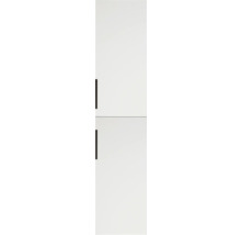 Schrankfront mit Griffen