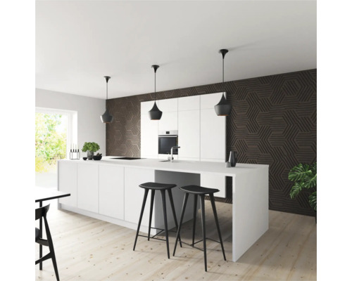 Cuisine claire avec îlot, tabourets de bar et suspensions