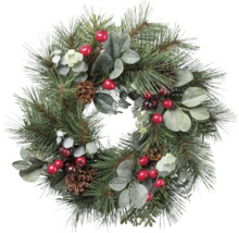 Dekorativer Weihnachtskranz mit Tannenzweigen, Beeren und Zapfen