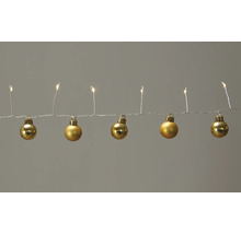 Lichterkette mit goldenen Weihnachtskugeln