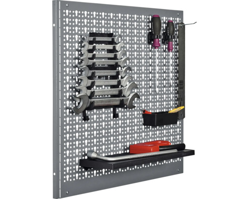 Panneau d''outils avec clés, tournevis et accessoires