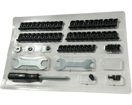 Werkzeugset mit Schrauben, Schraubenschlüssel und Schraubendreher in Kunststoffverpackung