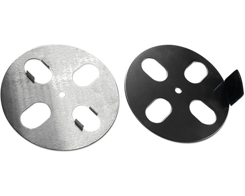 Zwei runde Metallscheiben mit Aussparungen für den Aussenbereich