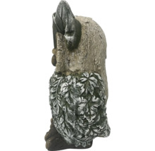Nain de jardin avec motif de feuilles