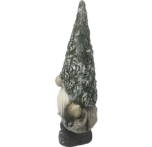 Nain de jardin avec bonnet orné de motifs de feuilles