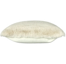 Weiches Kissen mit Felloptik