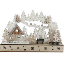Dekorative Holzszenenleuchte mit Haus, Bäumen und Sternen für weihnachtliche Atmosphäre