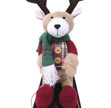 Dekorativer Plüsch-Rentier als Weihnachtsdekoration