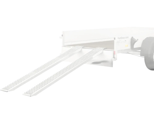 Deux rampes d''accès en aluminium sur une remorque.