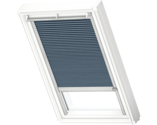 Dachfenster mit geschlossenem Plissee