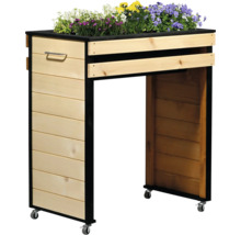 Blumenkübel aus Holz mit Rädern und Metallgriff