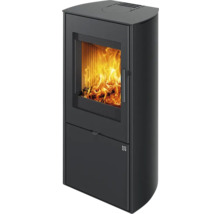 Kaminofen mit Flammen im Feuerraum