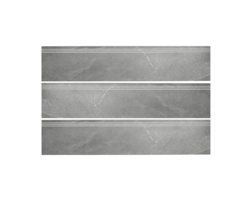 Drei graue Treppenfliesen mit Marmoroptik und Rillen