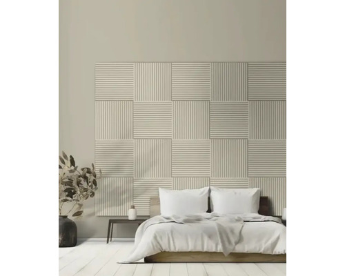Schlafzimmer mit einem Bett und einer Akustikpaneel Wandverkleidung mit Streifenmuster