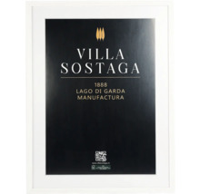 Bilderrahmen mit dem Schriftzug Villa Sostaga