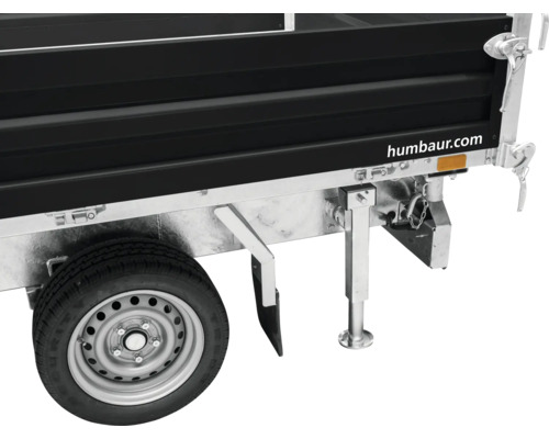 Vue détaillée d'une remorque avec roue et béquille