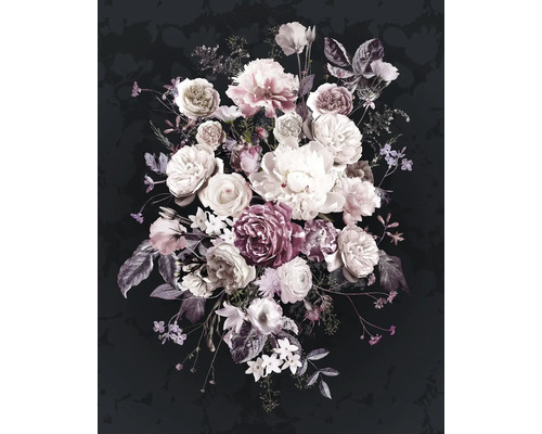 Arrangement floral avec des roses et des pivoines
